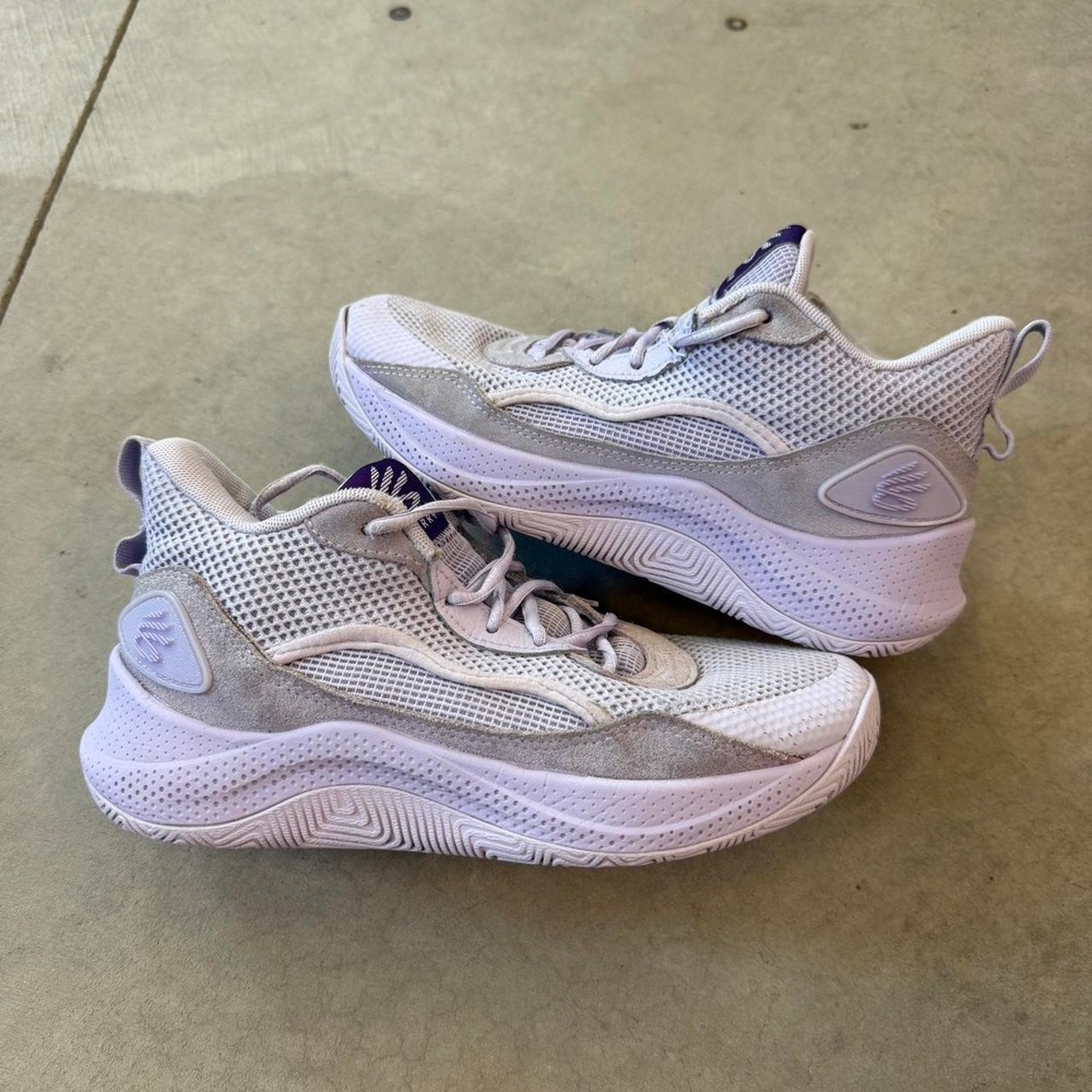 Purple Curry's  basketball shoes Sz 6.5 Y